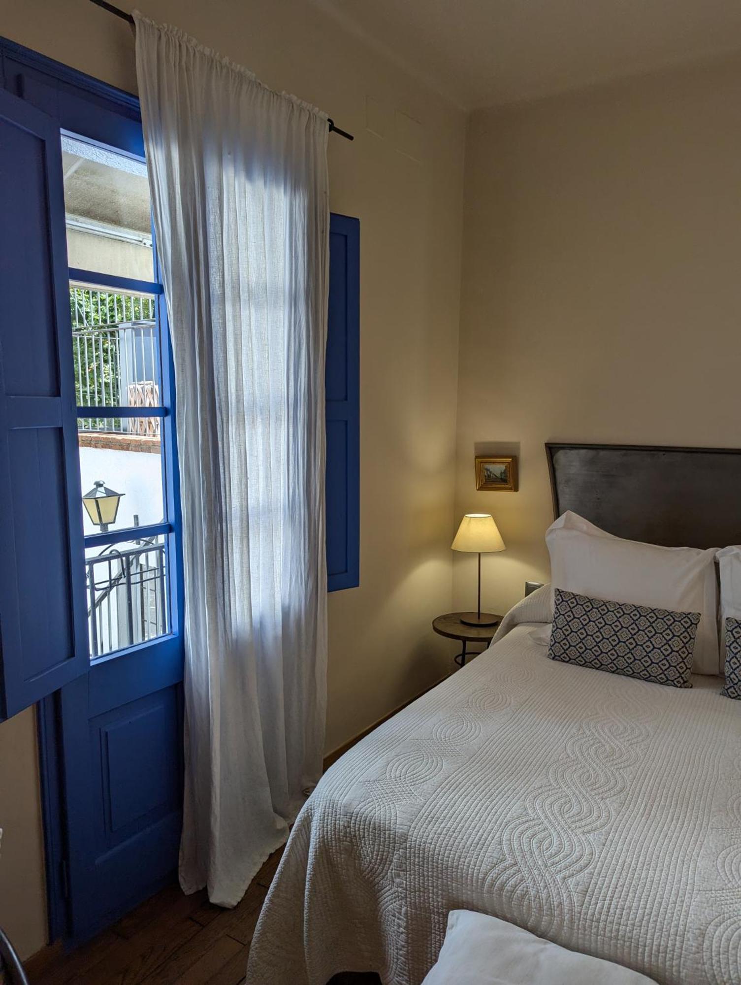 Hostal De La Placa - Hotel Boutique Cabrils Exterior photo